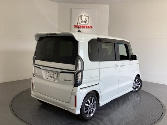 【Honda認定中古車 U-Select】　は3つの安心をお約束します。　1　Hondaのプロが整備した安心。 2　第三者機関がチェックした安心。　3　購入後もHondaが保証する安心。