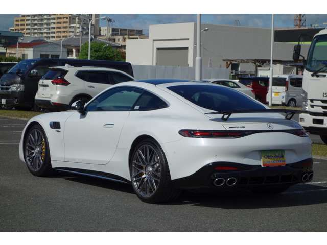 エレガントさも感じるクーペスタイル