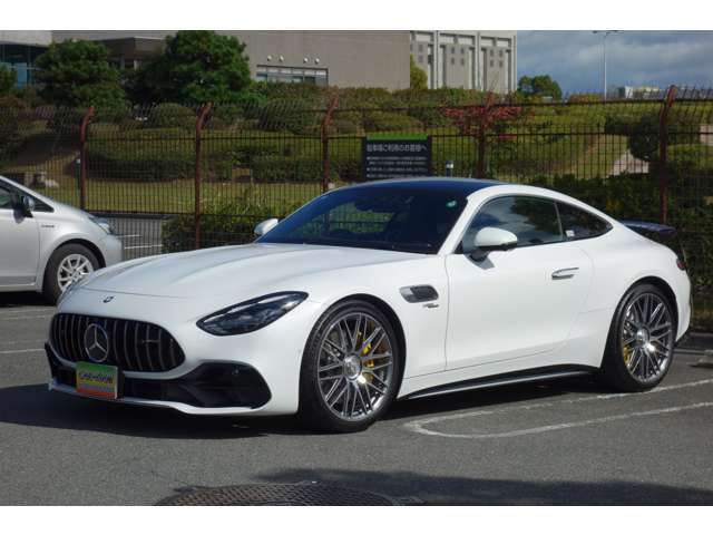 現行GT43クーペ。4シーターです