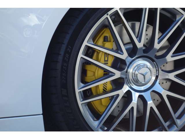 大径ローターにイエローキャリパー