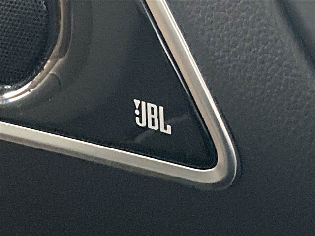 【JBLプレミアムサウンド】オプションの高音質スピーカーを搭載しております。専用チューニングにより、クリアで臨場感あふれるサウンドを実現しワンランク上の空間をお楽しみください。