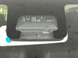 【スズキ　セーフティサポート】走行中に前方の車両等を認識し、衝突しそうな時は警報とブレーキで衝突回避と被害軽減をアシスト。より安全にドライブをお楽しみいただけます。