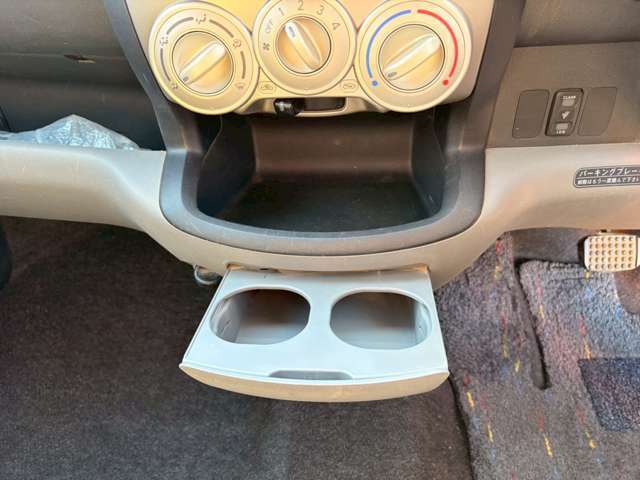 車両清掃スタッフがしっかりと内装クリーニングをおこなってます。