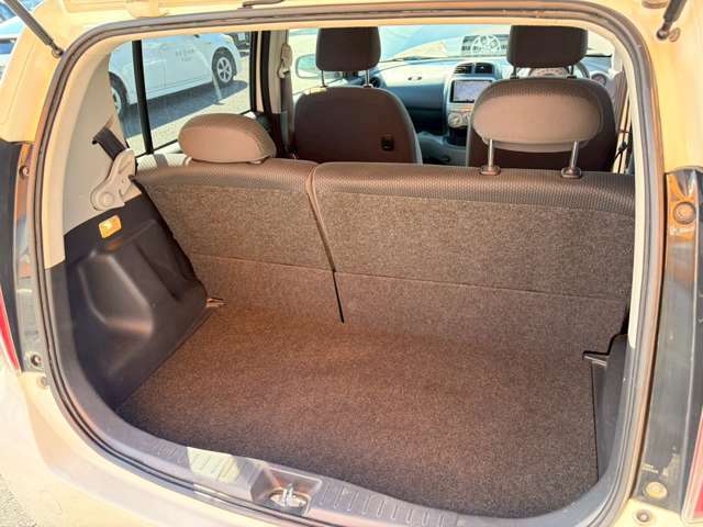 広々トランクでしっかり荷物を入れられます。