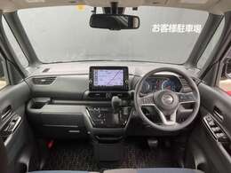 前席内装の全体像です。是非実車をご覧になってください☆