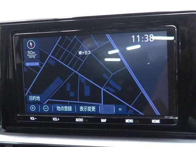 純正ナビを装備。タッチパネル式で使いやすく、お出かけもラクラクです。