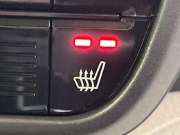 【シートヒーター】寒い日に重宝するシートヒーター！エアコンより早く温まってくれるので寒がりの人も安心ですね♪エアコンの温風は乾燥するから苦手、という方にもをおすすめです。