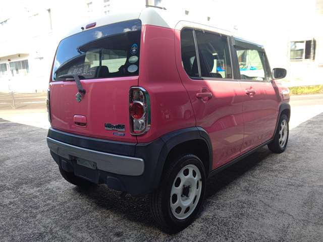 展示車両は全車、支払総額を記載しておりますのでご安心ください。納車の際はご来店の上お渡しとなします。ご自宅までの配送や希望ナンバーなどは含まれません事ご了承ください。