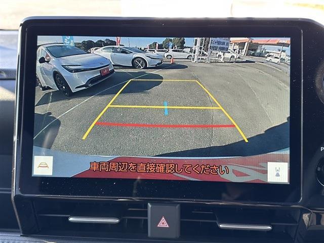 【バックモニター】駐車時に後方をリアルタイムで確認できます！大型商業施設などでの駐車時や、夜間のバック時に大活躍です。運転スキルにかかわらず、今や必須アイテムの1つです！