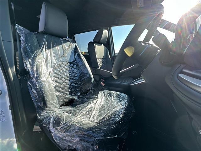 運転席シートは使用感も少なく、良好な状態となっております。丁寧に使われていたことがよくわかりますね！