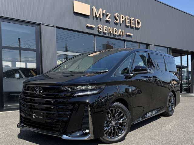 改良後　2WD　内装ブラック　ユニバーサルステップ　左右独立ムーンルーフ　パノラミックビューモニター　デジタルインナーミラー（前後方録画機能付）　アダクティブハイビームシステム　クルーズコントロール
