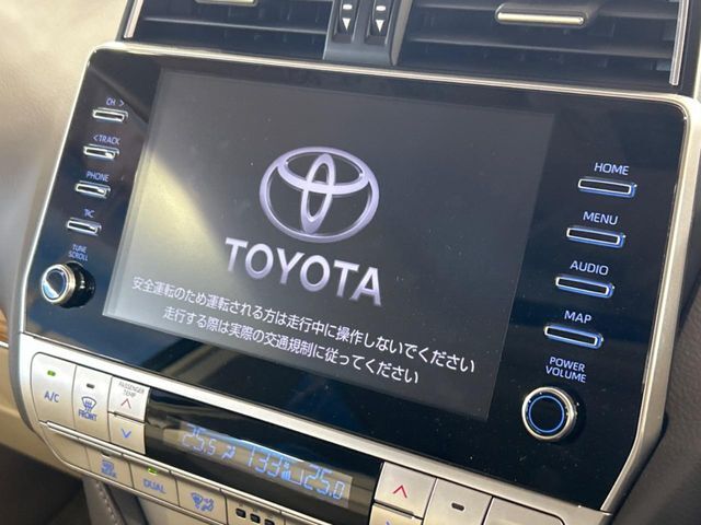 【純正9型ナビ】人気の純正ナビを装備。オーディオ機能も充実しており、Bluetooth接続すればお持ちのスマホやMP3プレイヤーの音楽を再生可能！毎日の運転がさらに楽しくなります！！