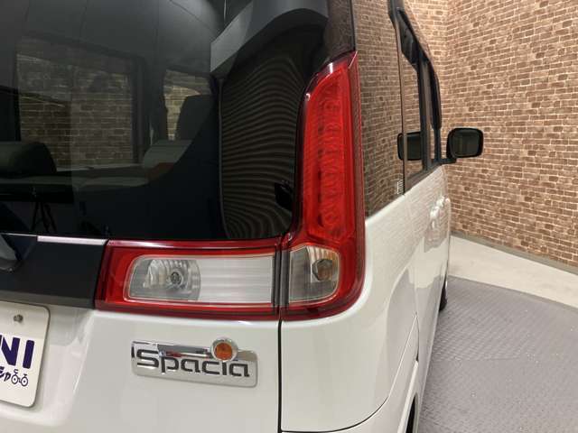 ■充実のアフターサービス■　車の販売はもちろん、自社整備工場・自社鈑金工場・オイル交換＆点検専門店舗を完備しておりますので納車後もお客様のカーライフをトータルでサポートいたします。
