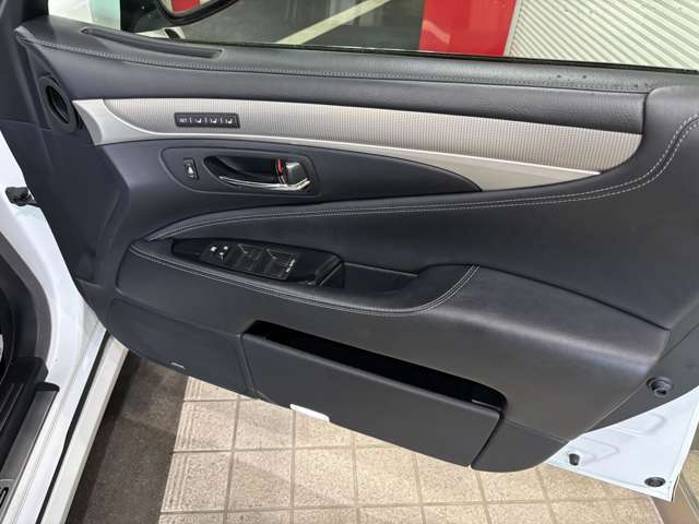 ご納車のお渡し前も当社のメカニックが最善の整備をしますので、ご安心下さい。