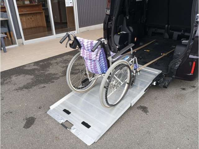 福祉車両のみ100台以上展示！静岡から良質な福祉車両を全国に。福祉車両ヤマシタオート