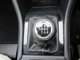 ■　装備4　■　6速マニュアル：希少な6速マニュアル車です！