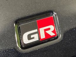 【GRエアロ】人気のGRエアロを装備！クルマの外観がよりスタイリッシュになり、街中で存在感あふれる1台に♪将来買い替える時にもリセールに影響しやすく、価値ある人気の装備です！