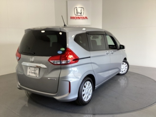 【Honda認定中古車 U-Select】　は3つの安心をお約束します。　1　Hondaのプロが整備した安心。 2　第三者機関がチェックした安心。　3　購入後もHondaが保証する安心。