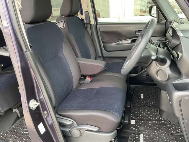 運転のしやすさや、乗り降りにも配慮した運転席。