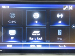 ホンダ純正Gathersのナビを装備しています。