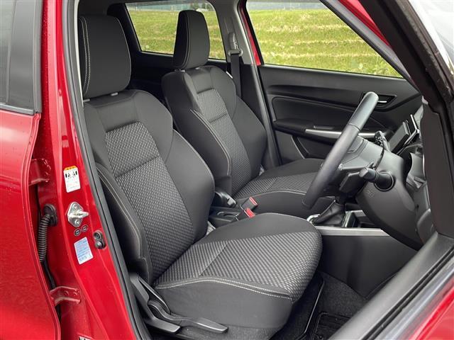 店頭在庫以外にも全国約4万台※の在庫から、ぴったりな1台をご提案します！※2023年10月現在の在庫台数です。売約済の可能性があります。