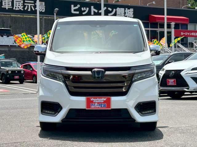 日本全国何処でも登録納車応対いたします。2年間の全国対応可能な保証も完備しており県外の方も安心です（広島県内の方も可能です）車種年式で保証料が変わりますのでご相談ください。