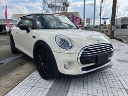 店頭にて展示中ですので、是非、ご来店・お問い合わせ下さい。お待ちしております。