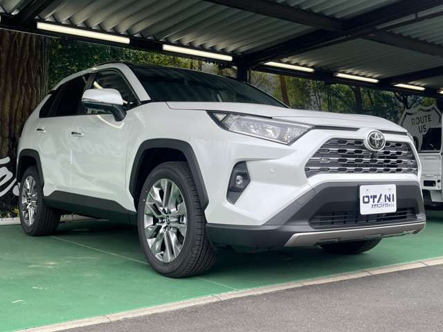 ■お安く提供できる理由■　当社のお車はディーラー、オートオークションからの大量仕入れにより、お買得プライスでご提供します！登録（届出）済未使用車ですと新車時に必要な重量税も必要ありません。