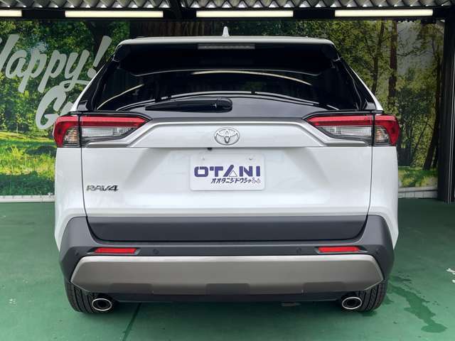 ■充実のアフターサービス■　車の販売はもちろん、自社整備工場・自社鈑金工場・オイル交換＆点検専門店舗を完備しておりますので納車後もお客様のカーライフをトータルでサポートいたします。