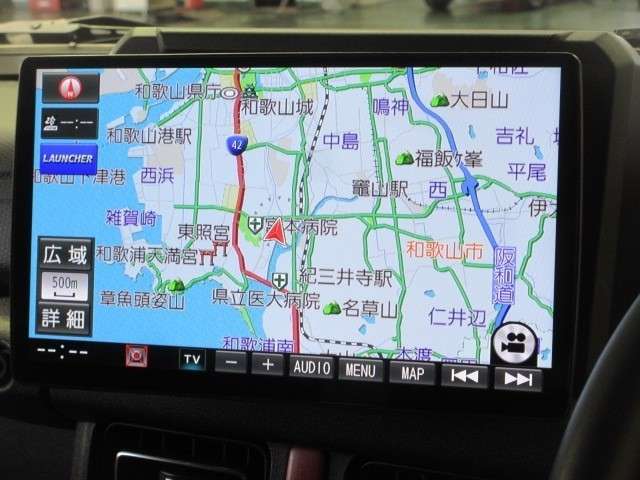 フルセグテレビ・CD・DVDもお楽しみいただけるパナソニック社製ナビゲーション付きです。
