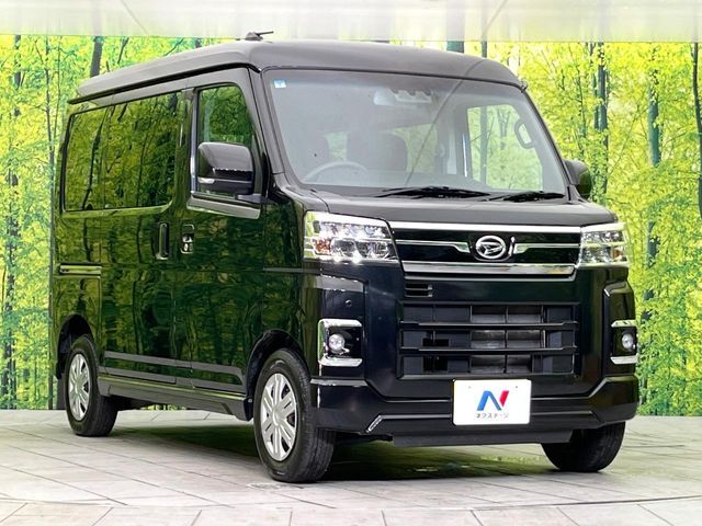 大好評のボディコーティング「弾スプラッシュコート」もご納車までに施工可能。通常のガラスコートと異なる、耐久年数6年の無機質ガラスコーティングが、ボディをキレイな状態に保ってくれます。