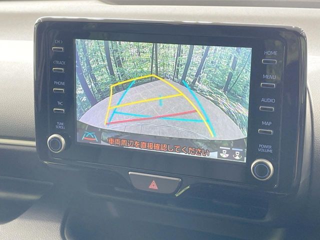 【バックカメラ】駐車時に後方がリアルタイム映像で確認できます。大型商業施設や立体駐車場での駐車時や、夜間のバック時に大活躍！運転スキルに関わらず、今や必須となった装備のひとつです！
