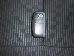 スマートキーをポケットやバッグに入れたまま、ドアの施錠・解錠やエンジン始動が可能です