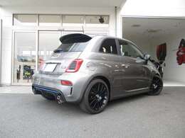 リアパーキングセンサー装備