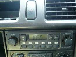 純正チューナー付いています☆お好きなラジオを聴きながら仕事先まで行けます