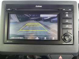 リアカメラが装備されており、後方の安全確認はもちろんのこと狭い場所での駐車や雨の日・夜間など視界の悪いコンディションでのストレスの軽減にもなります。