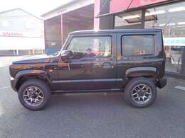 お車を見られる際には是非エンジンルームもチェックしてみてください！その仕上がりに驚かれるはずです！！