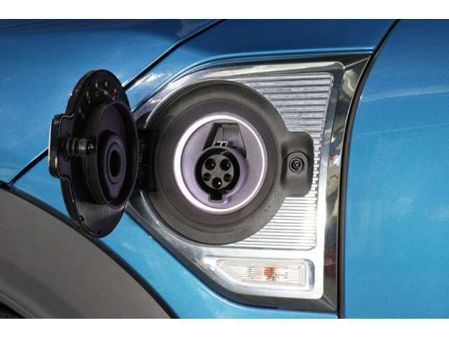 お車や各種ファイナンスプログラム、保証プログラム、お客様お一人お一人に最適なご案内をさせて頂けるよう準備してスタッフ一同お待ち申し上げております。