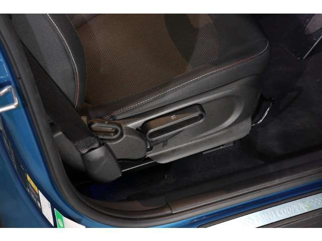 自動車保険も純正のクオリティをお届け致します。正規ディーラーのみが取り扱い可能な、MINIオーナー様専用自動車保険をご用意致しております。正規ディーラーでご購入を頂いたオーナー様のみがご加入頂けます。