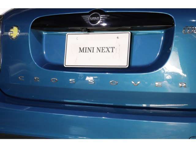 ドイツ本社と同様の教育・訓練を受けたMINI専門のメカニックが、360°チェックリストに基づき徹底的にチェックし、交換基準に達した部品があれば、BMW純正部品を使用し整備致します。