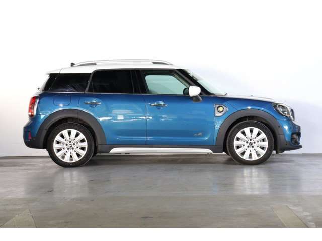 弊社2店舗（勝どき、TOKYOBAY）は共通在庫の為、MINI勝どきでご覧頂けます。BMW東京MINI NEXT勝どき03-5560-3711までお気軽にお問い合わせください。