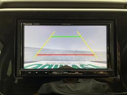 【バックモニター】後ろのカメラの映像がモニターに映し出されるので、後方の見えない死角や、障害物との距離感などもしっかり安全確認することができます！