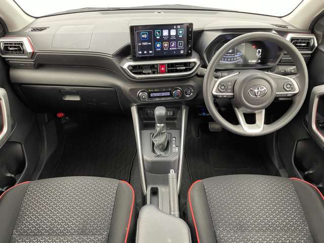 【インパネ全体】全方位で視界が広く、高い目線で運転もしやすいです！