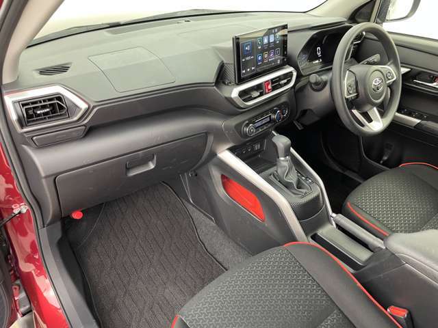 【インパネ全体】全方位で視界が広く、高い目線で運転もしやすいです！