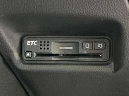 【ETC】高速道路の料金所をストレスなく通過！話題のスポットやサービスエリアに多い「スマートIC」利用時は必須のアイテムです。当店でセットアップを実施、ご納車当日からすぐにご利用いただけます！