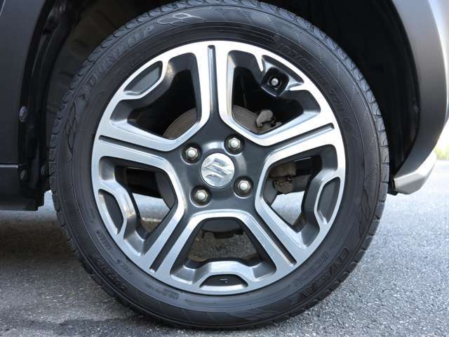 ご来店が難しい場合、SMSやLINEでお車のコンディションやお客様の気になる箇所の写真をご案内いたします。LINE登録はこちらのID検索から一言添えてお気軽にお問合せください→＠vau4726r