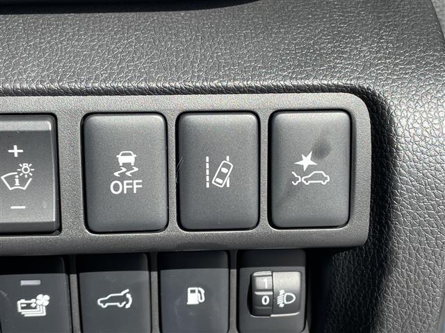 【運転席操作部】『運転席周辺の装備』の画像になります。快適なドライブを楽しむための機能が装備されています！運転席から触れるので使いやすいです！