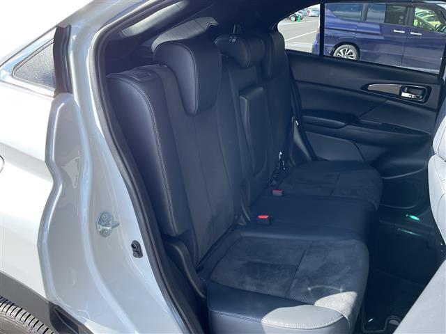 【後部座席】『後部座席周辺』の画像になります。写真の内容に関してご不明点、ご質問等がございましたらお気軽にガリバー店舗までお問い合わせください。