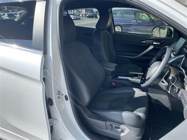 【運転席】『運転席周辺』の画像になります。写真の内容に関してご不明点、ご質問等がございましたらお気軽にガリバー店舗までお問い合わせください。