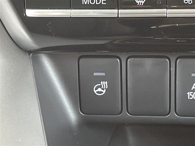 【運転席操作部】『運転席周辺の装備』の画像になります。快適なドライブを楽しむための機能が装備されています！運転席から触れるので使いやすいです！